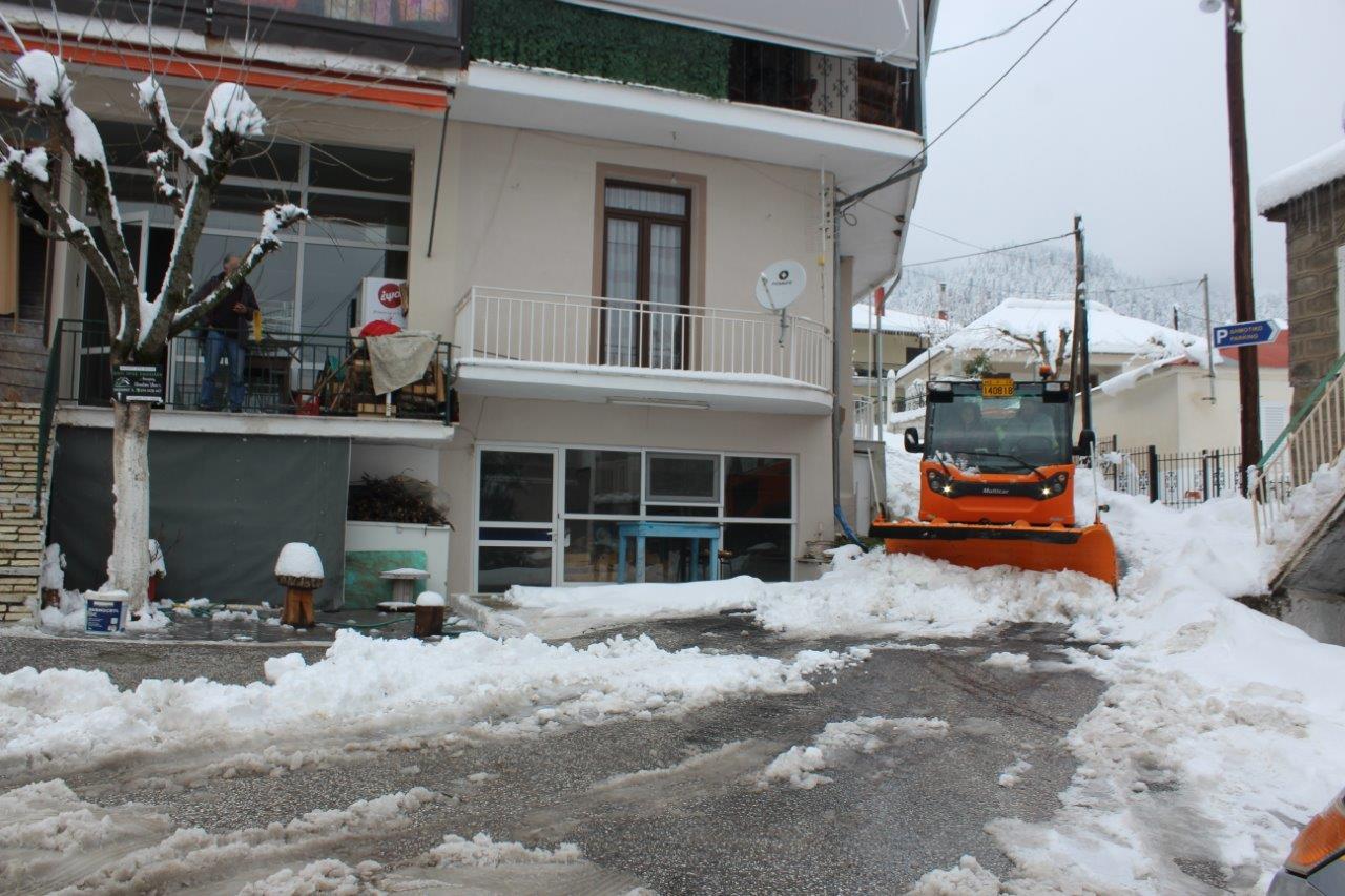 Εκχιονισμός στα Στουρναρέικα από τον Δήμο Πύλης 